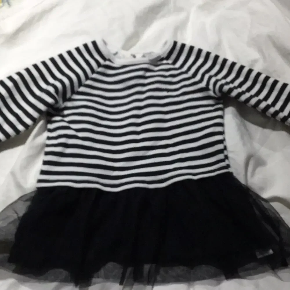 Carters 3t black white top w/tutu worn once
